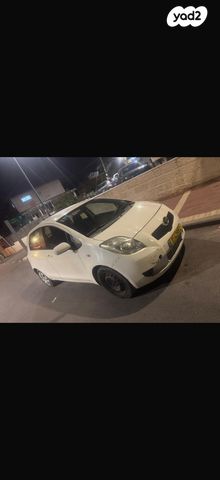 טויוטה יאריס