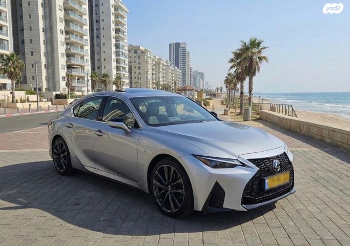 מודעת רכב לקסוס IS