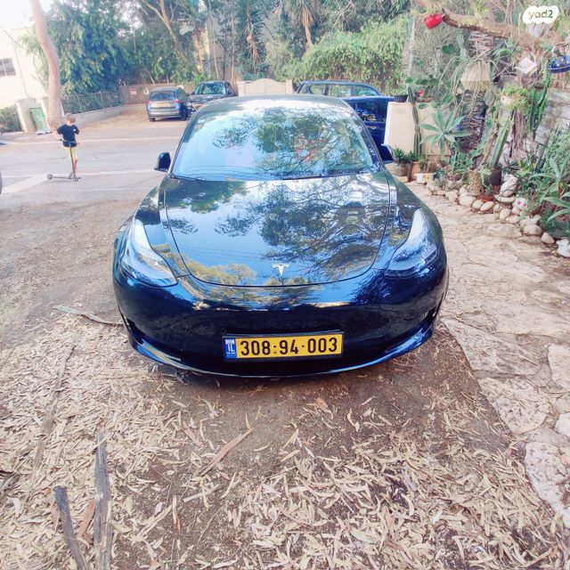 מודעת רכב טסלה מודל 3