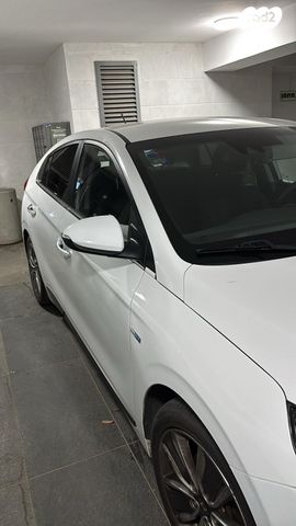 יונדאי איוניק