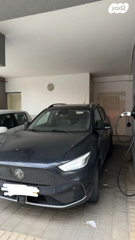 מודעת רכב אם ג'י ZS