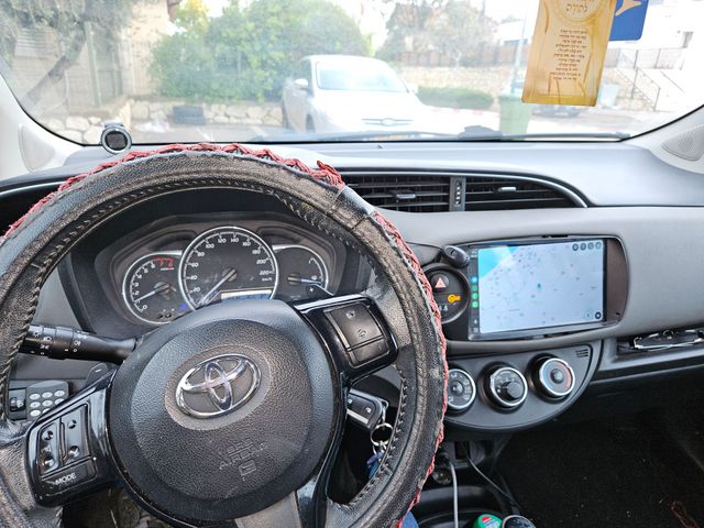 טויוטה יאריס