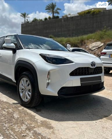 טויוטה יאריס קרוס