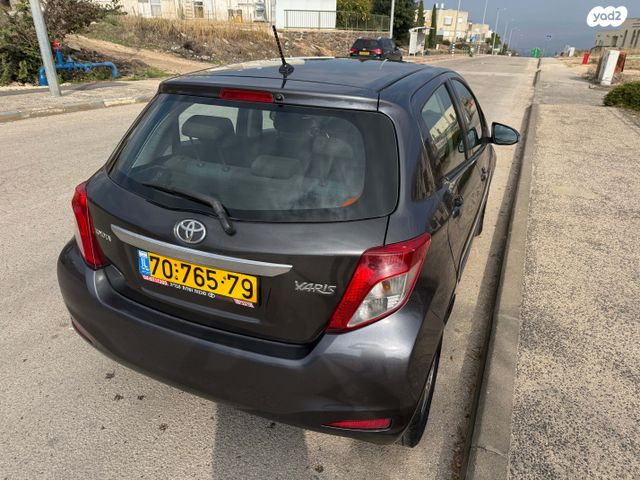 טויוטה יאריס