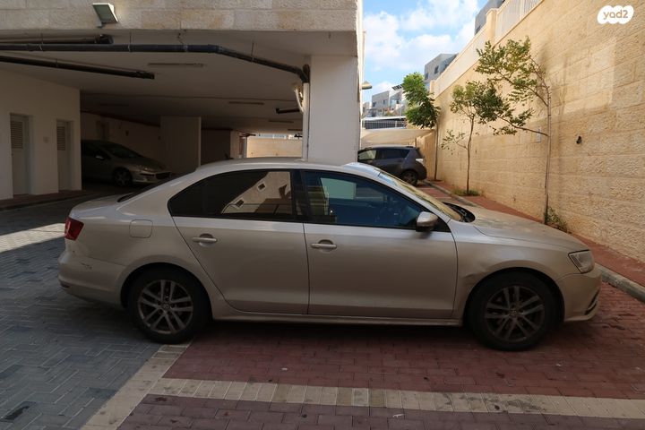 מודעת רכב פולקסווגן ג'טה 