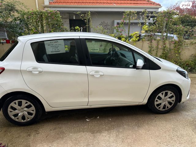 טויוטה יאריס