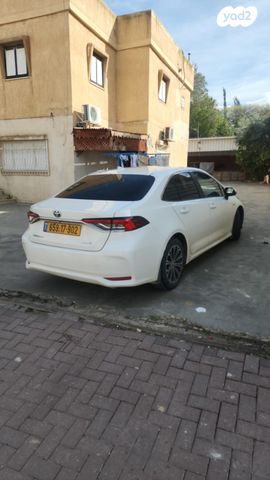 טויוטה קורולה