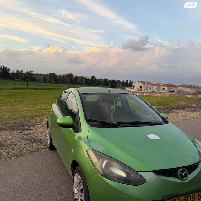 מודעת רכב מאזדה 2