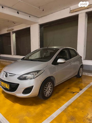 מודעת רכב מאזדה 2