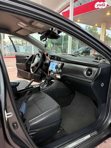 טויוטה קורולה