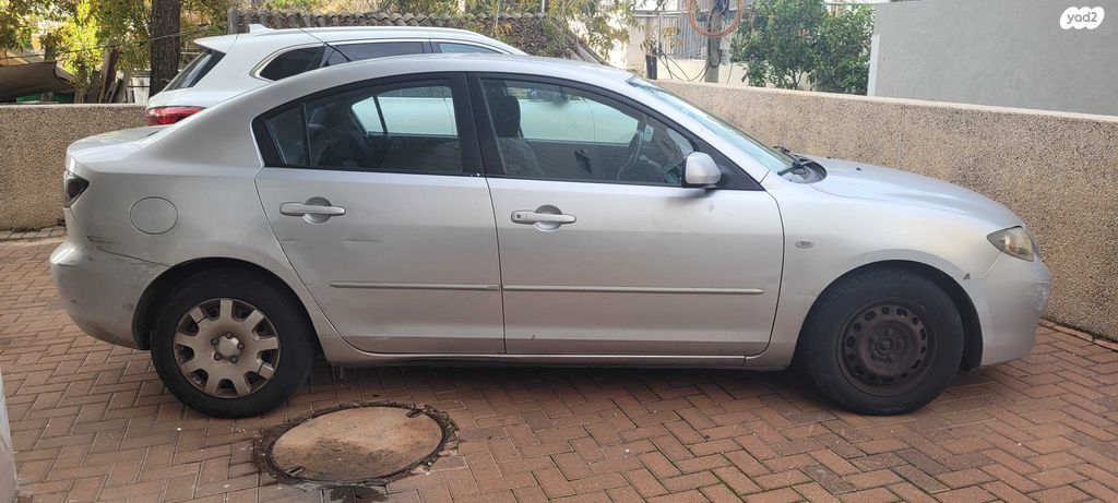 מודעת רכב מאזדה 3