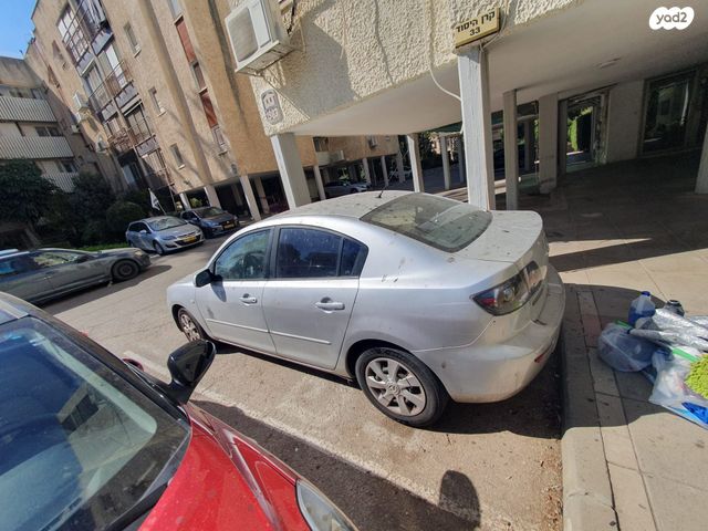 מודעת רכב מאזדה 3