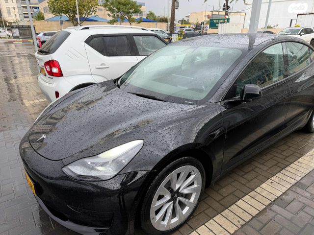 מודעת רכב טסלה מודל 3