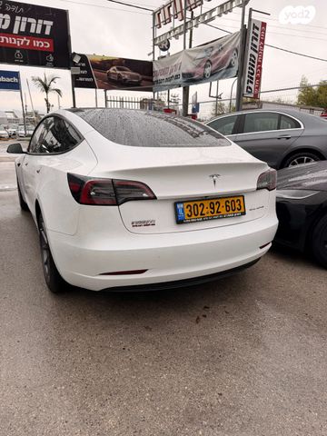 טסלה מודל 3