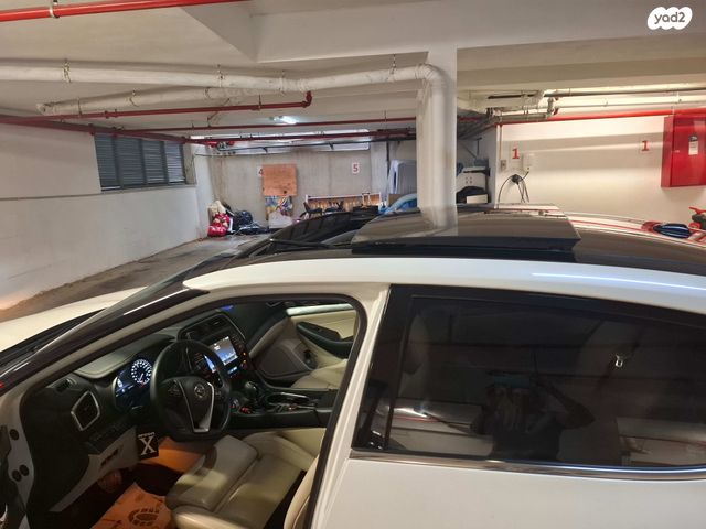 ניסאן מקסימה