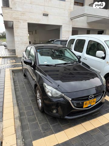 מודעת רכב מאזדה 2