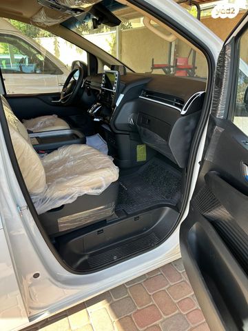 יונדאי סטאריה