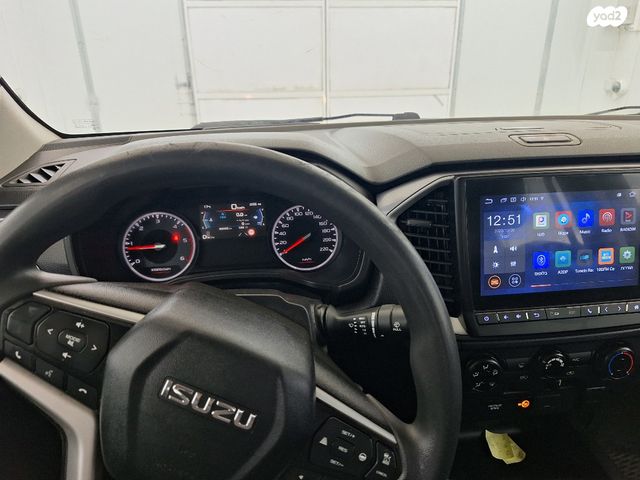 איסוזו די-מקס