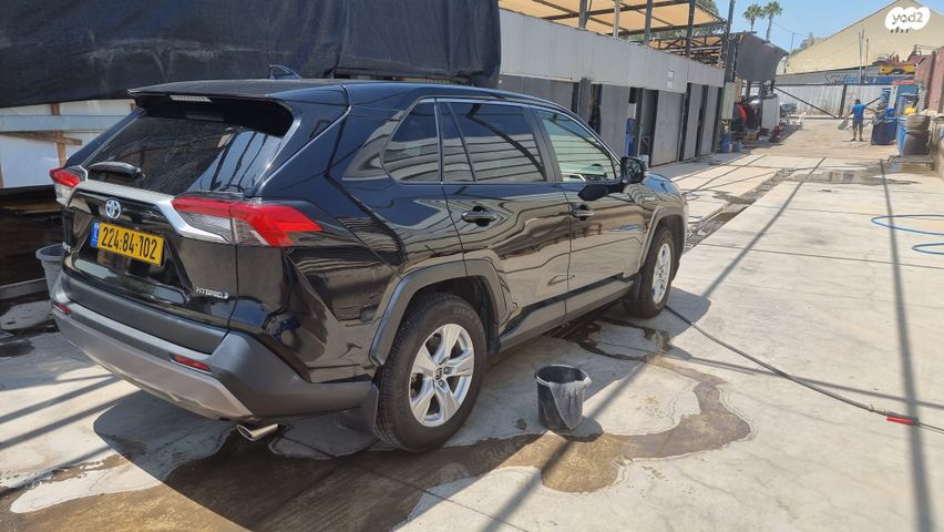 טויוטה RAV4