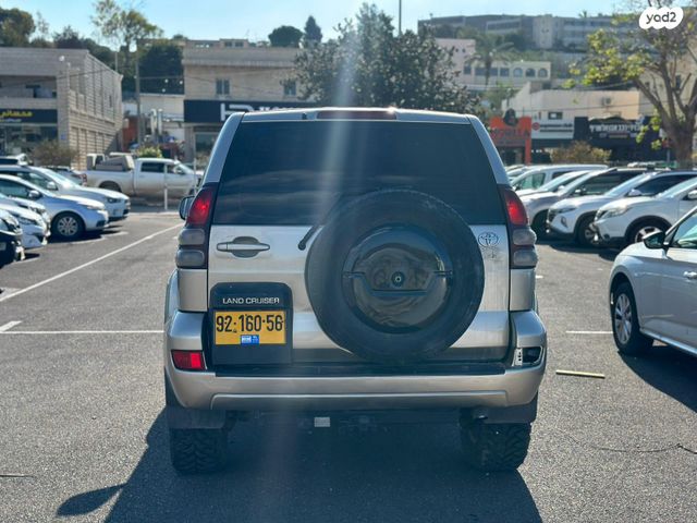 טויוטה לנד קרוזר