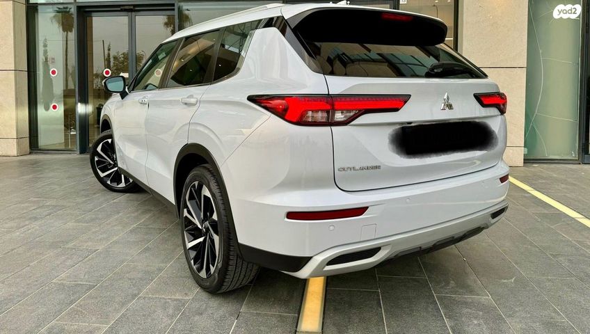 מיצובישי אאוטלנדר