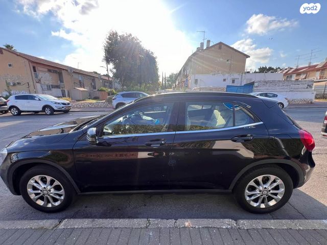 מרצדס-בנץ GLA