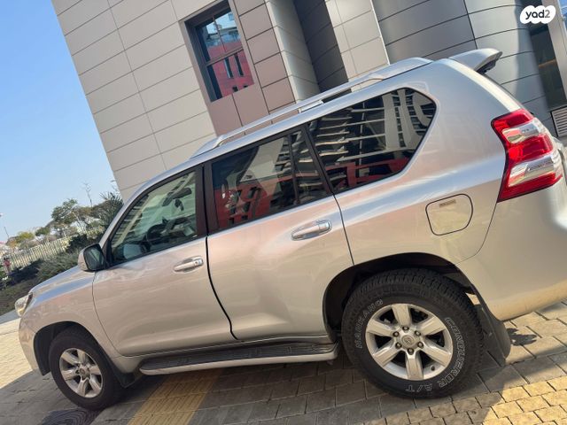 מודעת רכב טויוטה לנד קרוזר