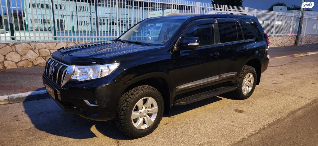 טויוטה לנד קרוזר