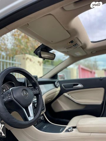 מרצדס-בנץ GLA