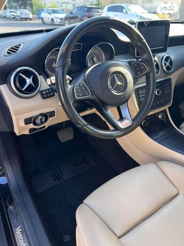 מרצדס-בנץ GLA