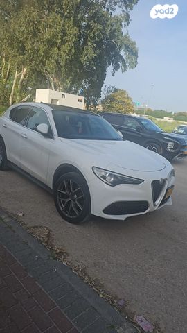 אלפא רומיאו סטלביו