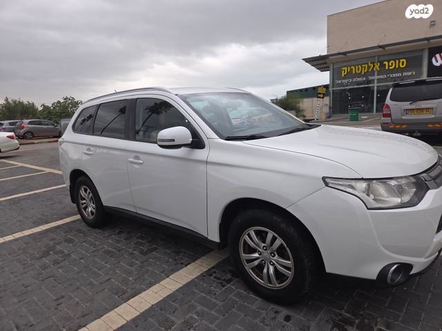 מיצובישי אאוטלנדר