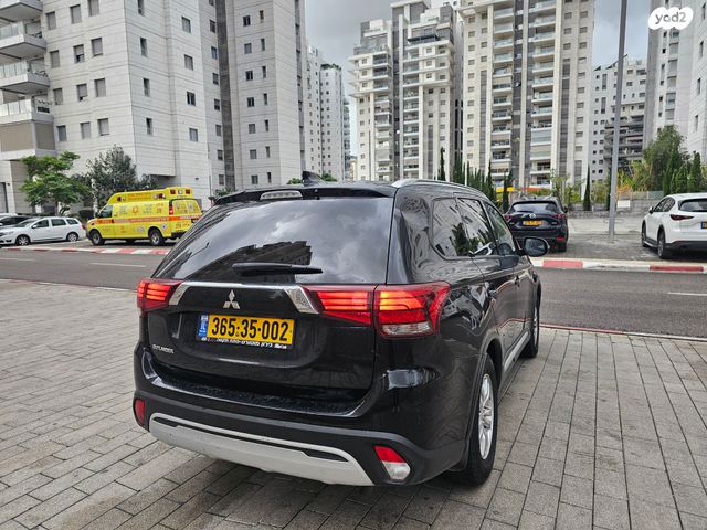 מיצובישי אאוטלנדר