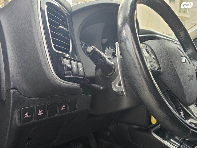 מיצובישי אאוטלנדר