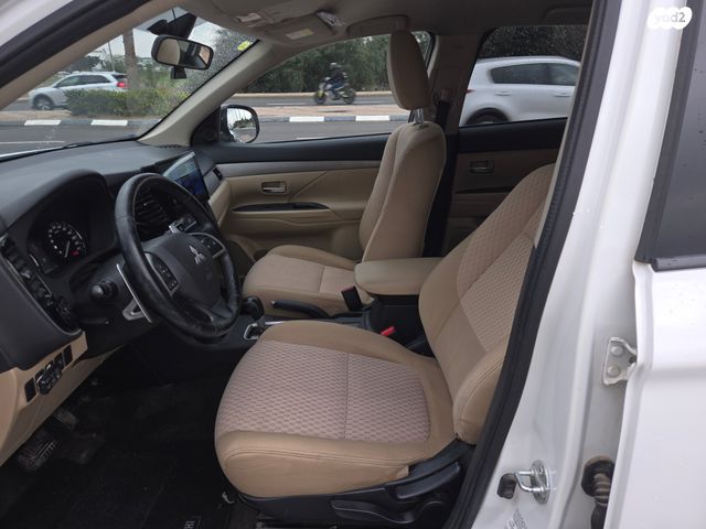 מיצובישי אאוטלנדר