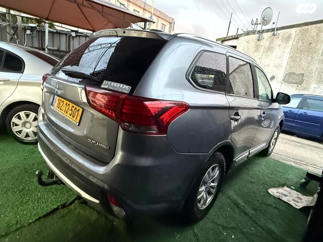 מיצובישי אאוטלנדר