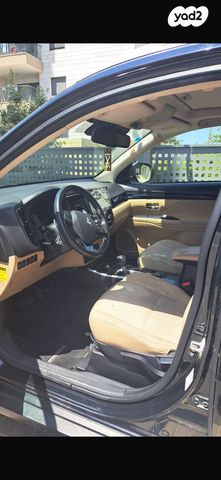 מיצובישי אאוטלנדר