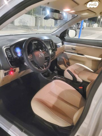 מיצובישי אאוטלנדר