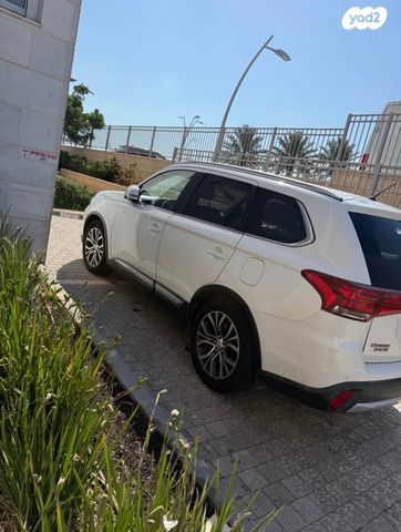 מיצובישי אאוטלנדר