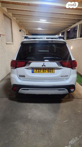 מיצובישי אאוטלנדר