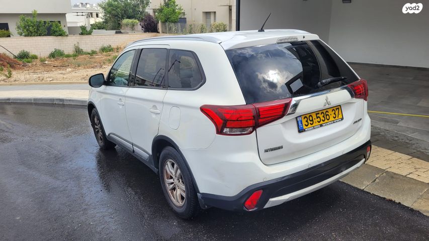 מיצובישי אאוטלנדר