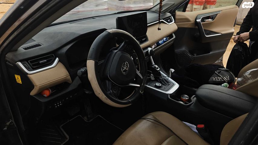טויוטה RAV4