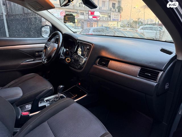 מיצובישי אאוטלנדר