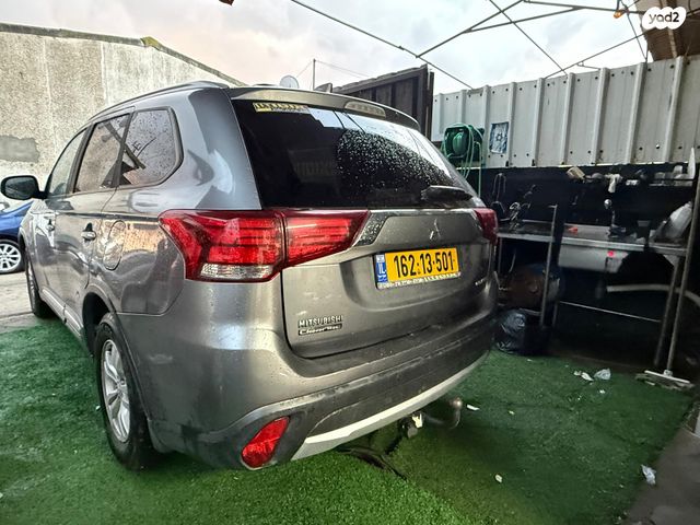 מיצובישי אאוטלנדר