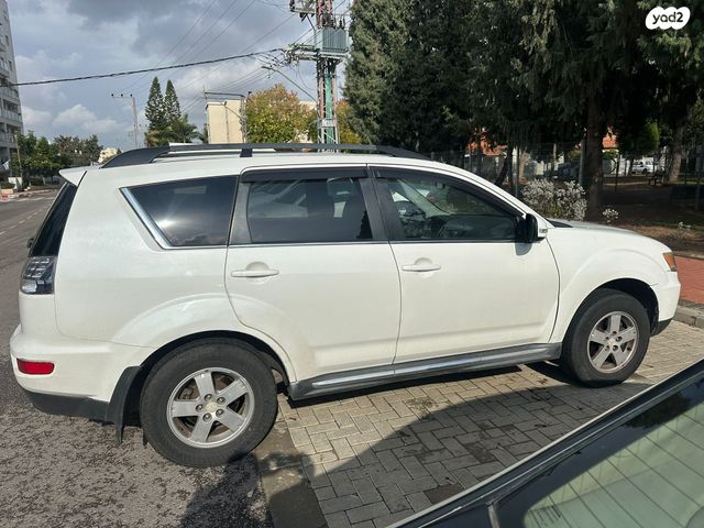 מיצובישי אאוטלנדר