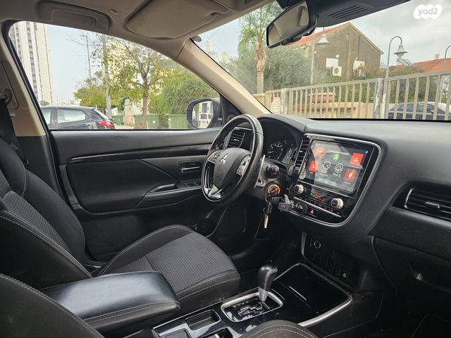 מיצובישי אאוטלנדר