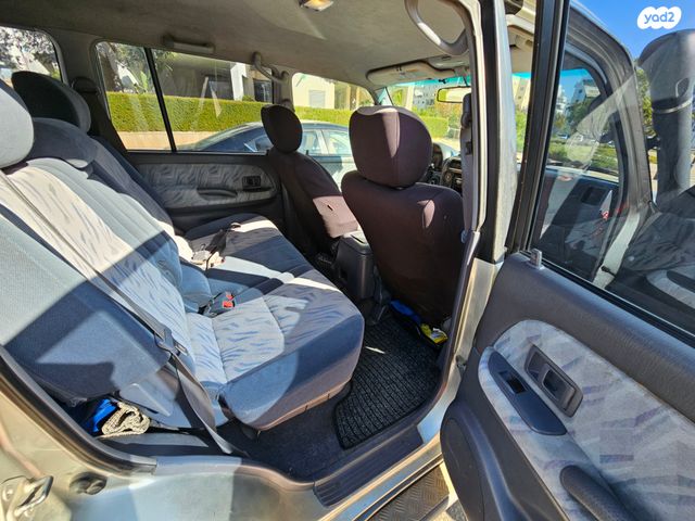 טויוטה לנד קרוזר