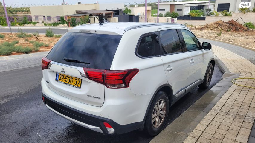 מיצובישי אאוטלנדר