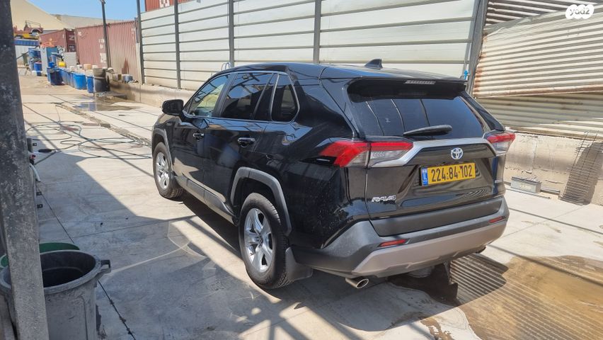 טויוטה RAV4