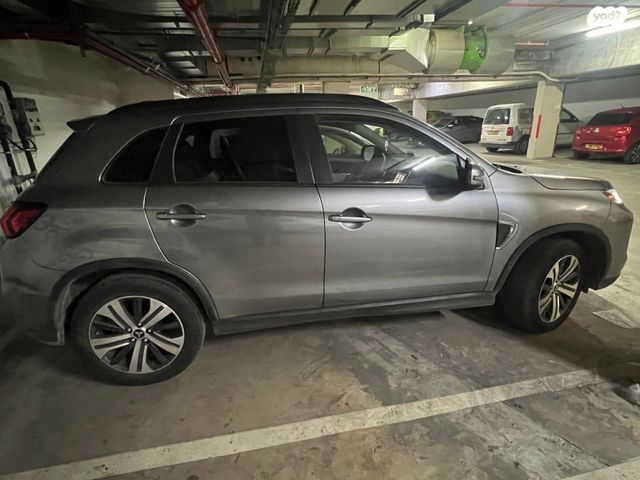 מודעת רכב מיצובישי ASX